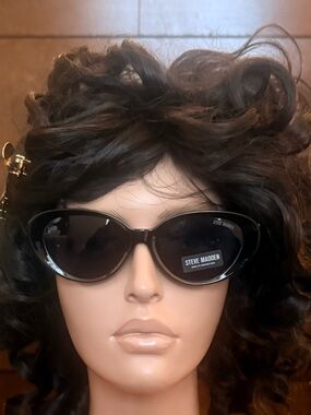 Steve Madden Black Cat-Eye Sunglasses with Dark Lenses